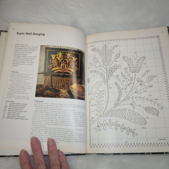 BOOK Better Homes and Gardens Embroidery, c. 1978 - Picture 3 of 8